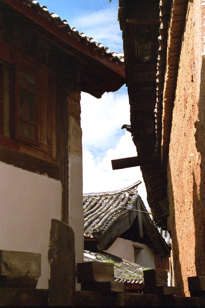 crooked houses in Lijang.jpg