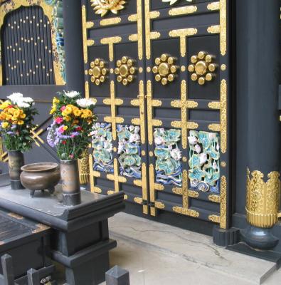 Mausoleum carvings