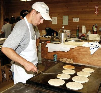 u40/wingspar/medium/32622722.fire_breakfast20_9838.jpg
