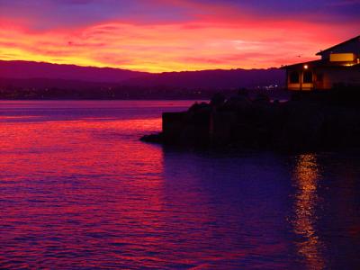 u40/zensimple/medium/26024083.canneryrowsunrise04.jpg