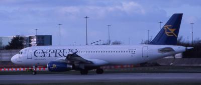 5B-DAW Cyprus Airways A320.jpg