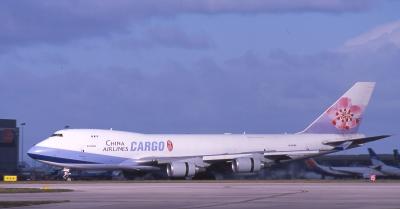 B-18708 China Airlines B747-400F reverse thurst on 24R.jpg