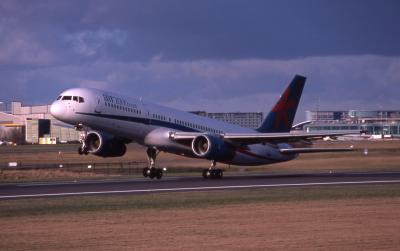 u41/airpaul/medium/26539146.GAir2000B757200rotatingoff24L.jpg
