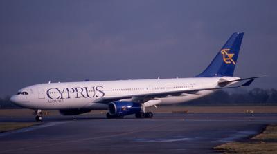 u41/airpaul/medium/26704328.5BDBSCyprusAirwaysA330.jpg