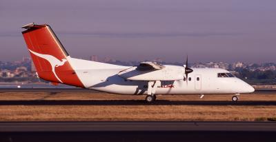 VH-TQF  QantasLink DHC-8.jpg