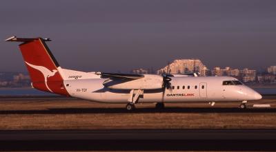 VH-TQY   QantasLink  DHC-8.jpg