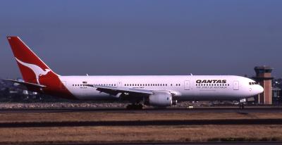 VH-ZXA  Qantas B767-300.jpg