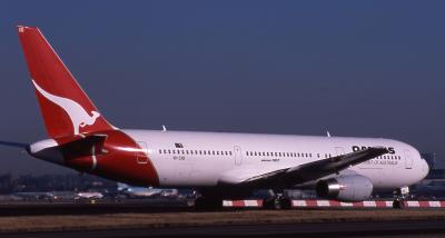 VH-ZXB   Qantas   B767-300.jpg