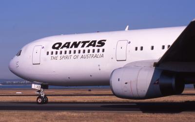 VH-ZXB  Qantas   B767-300  Close up.jpg