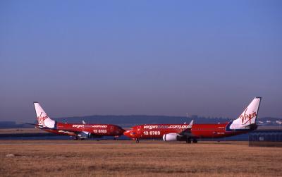 Virgin Blue both aircraft using runway 34R.jpg