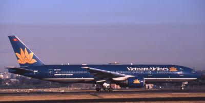 VN-A144  Vietnam Airlines B777-200ER.jpg