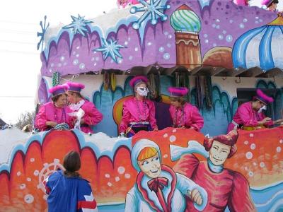 Marilyn and Cheryl on float.JPG