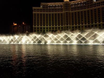 LV-015a - Bellagio Night_Fountain