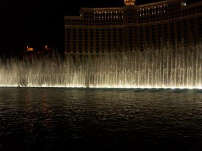 LV-015b - Bellagio Night_Fountain
