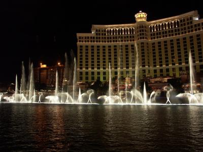 LV-015c - Bellagio Night_Fountain