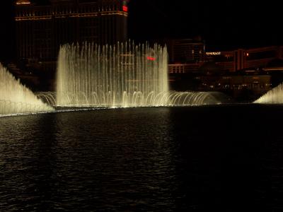 LV-015e - Bellagio Night_Fountain