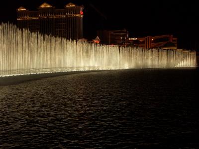 LV-015g - Bellagio Night_Fountain