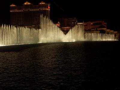 LV-015i - Bellagio Night_Fountain
