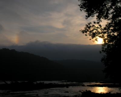 u41/bluesfish/medium/33370376.wPotomacSundog1.jpg