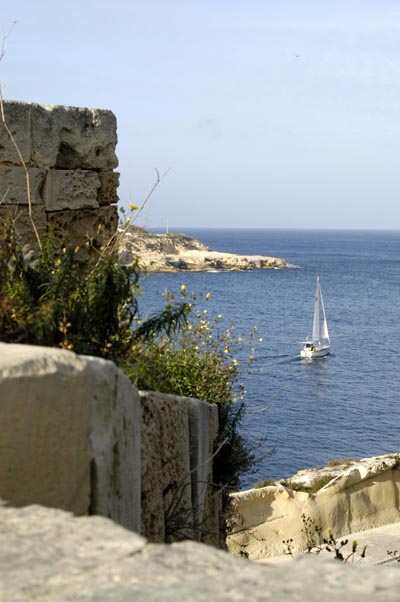 Sailboat leaving Valletta