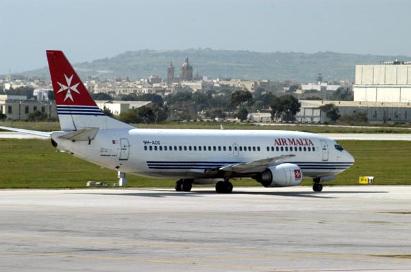 Air Malta 737 in Malta (MLA)