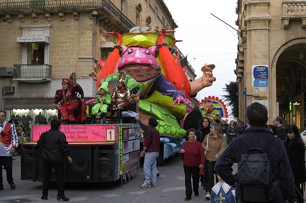 Floats moving through Valetta