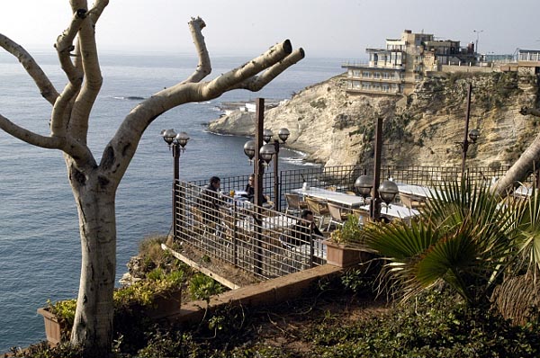 Cliffside cafe near Pigeon Rocks