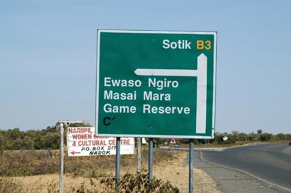 The turn off for the Maasai Mara just after Narok