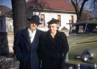 Carl and Bess Grupp with their 1946 Nash Automobile