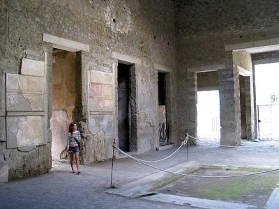 Pompeiian house interior.jpg