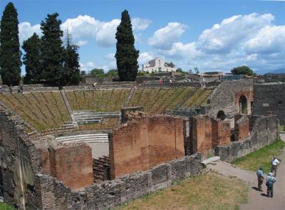 Pompeii theater.jpg