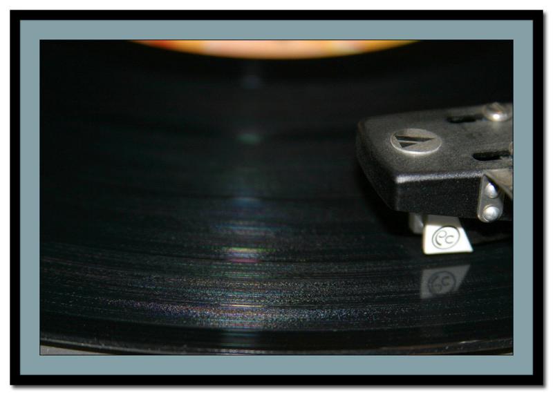 <B>Turn Table *</B>