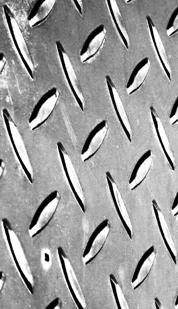 <b>Metal B&W</b><br>* Mark Gillett