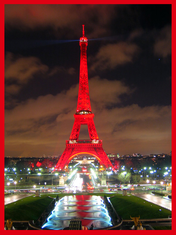 Red Eiffel Tower (*) photo - ctfchallenge photos at pbase.com