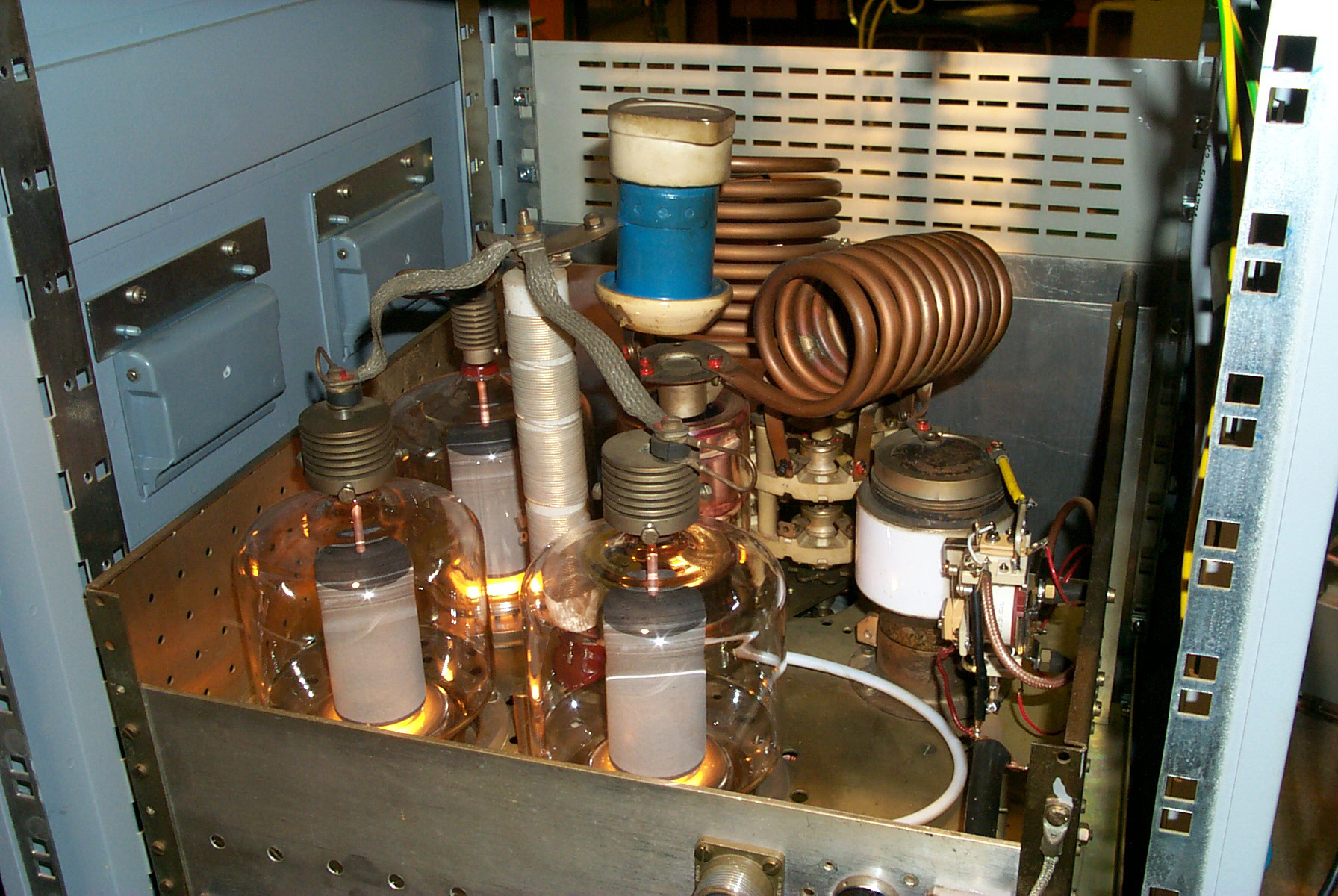 HF Power Amplifier 10-80m built 1975