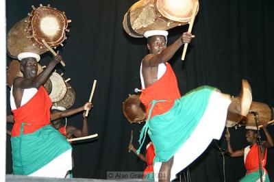 drummers_of_burundi_img_1819_std.jpg
