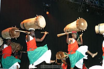 u41/diggers/medium/39580448.drummers_of_burundi_img_1822_std.jpg