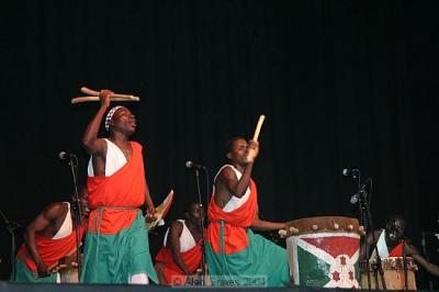 drummers_of_burundi_img_1831_std.jpg
