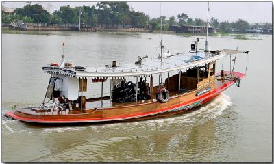 River tug boat - Chao Phraya River near Bangkok