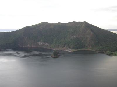 u41/explorer/medium/39578183.TaalVolcanoP1010016.jpg