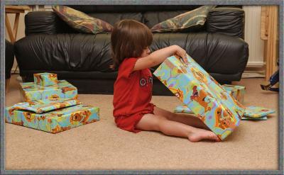 u41/f15todd/medium/33497920.gift1.jpg