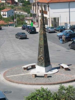 obelisk in piazza - Lioni.JPG