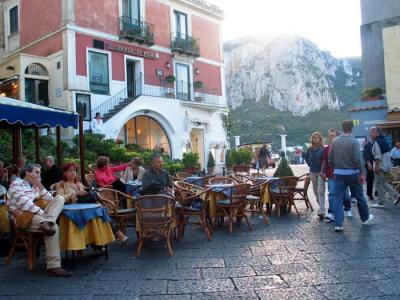 La piazza di Capri.JPG