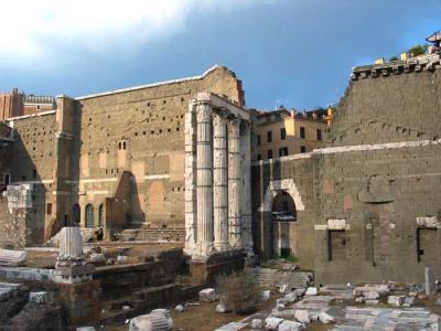 The last standing walls of the Roman Forum.JPG