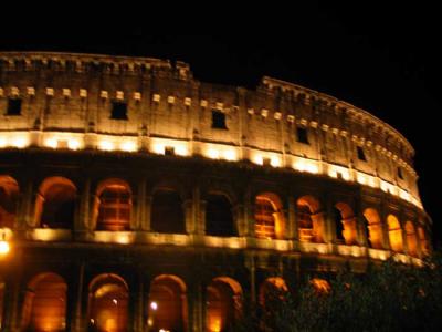 the colliseum at night 2.JPG