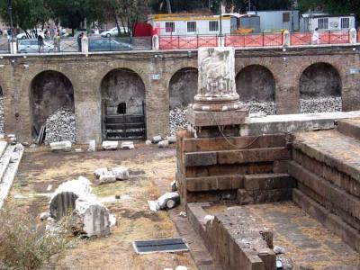 the roman ruins - the forum.JPG