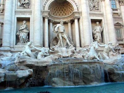 the Trevi Fountain.JPG