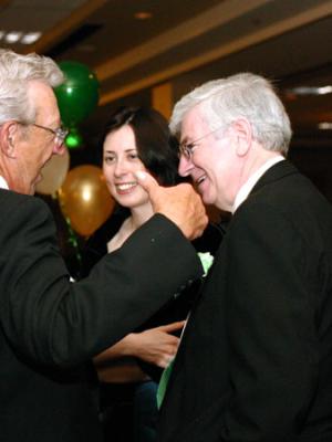 u41/jal/medium/27062582.Banquet230.jpg
