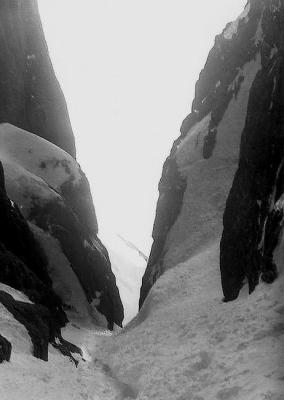 Pombie Suzon : le couloir dans sa partie mdiane troite