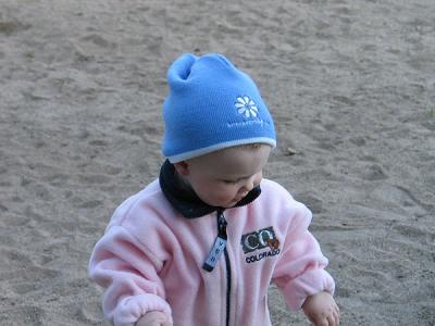 ellie_colorado_hat_aug04.jpg